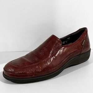 Mephisto Red Croc Leather Loafer size 9